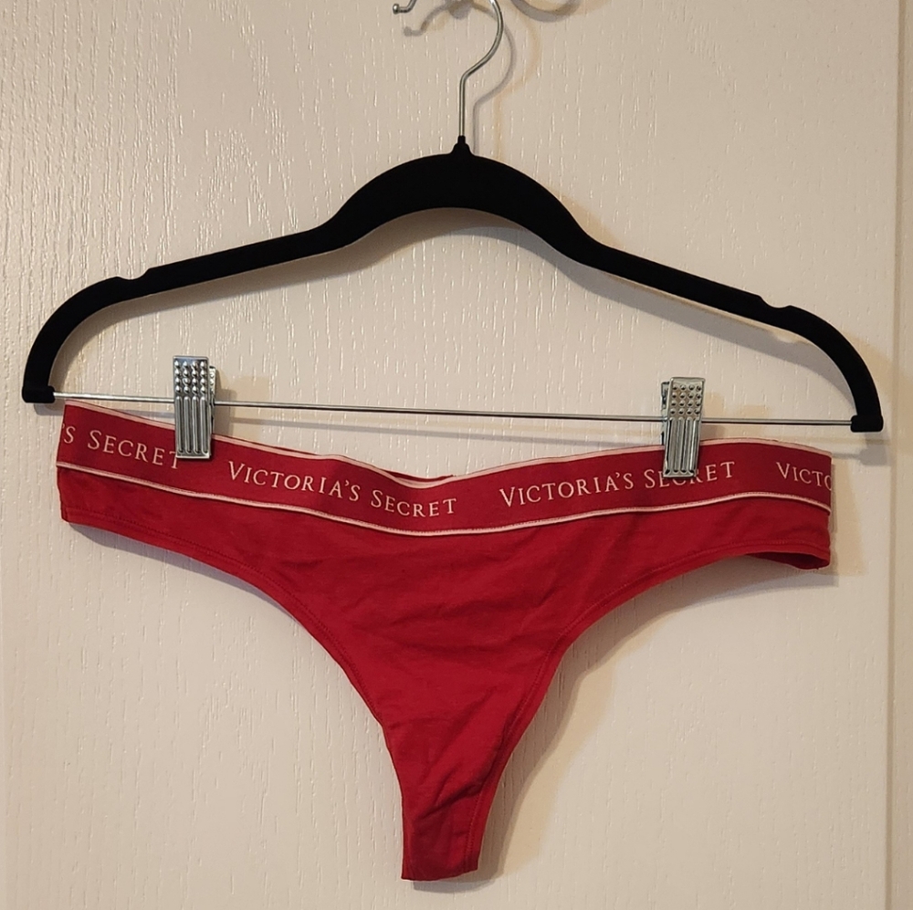 Victoria's Secret NWT Red Thong Size Large